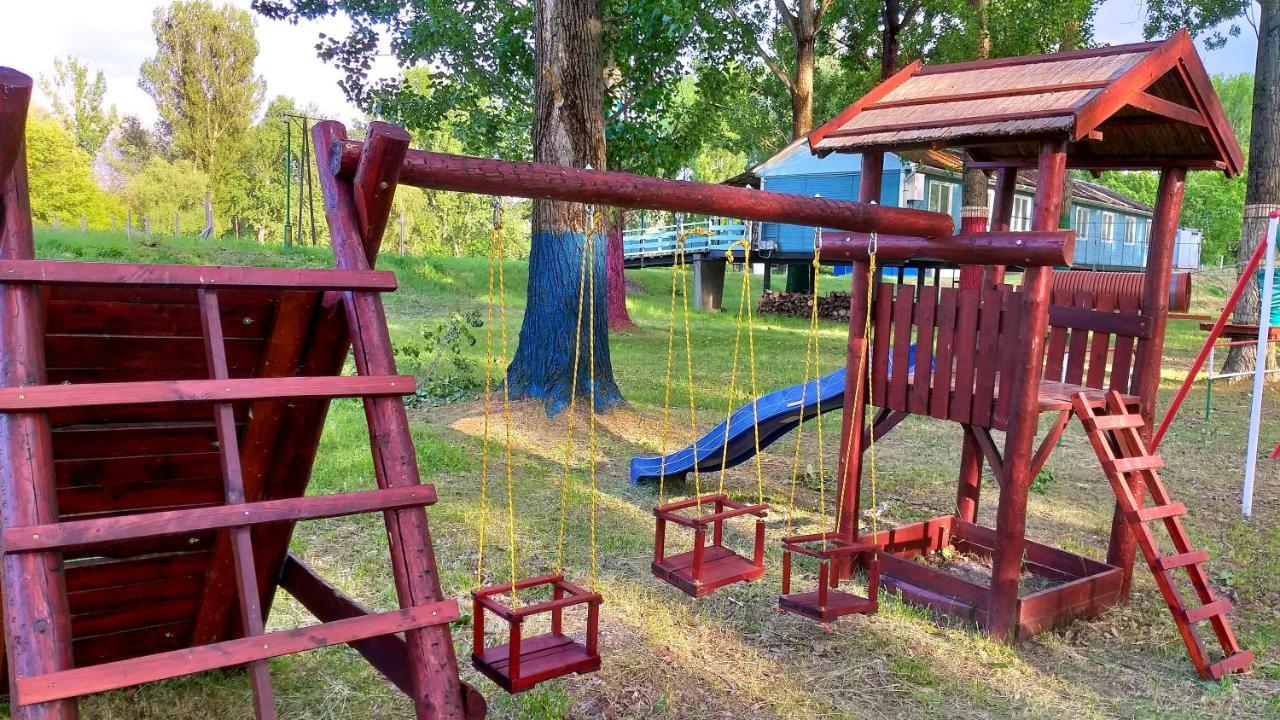 ホテルTisza Camping & Kalandpark Tokaj Rakamaz エクステリア 写真