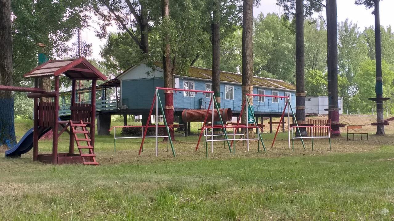 ホテルTisza Camping & Kalandpark Tokaj Rakamaz エクステリア 写真